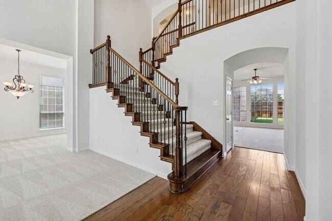 Building Photo - 11295 Apple Valley Dr