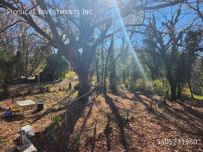 Building Photo - 412 Hanover Ave NW