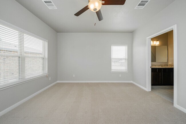Building Photo - Spacious Townhome Available Now!