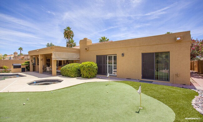 Building Photo - 10860 E San Salvador Dr