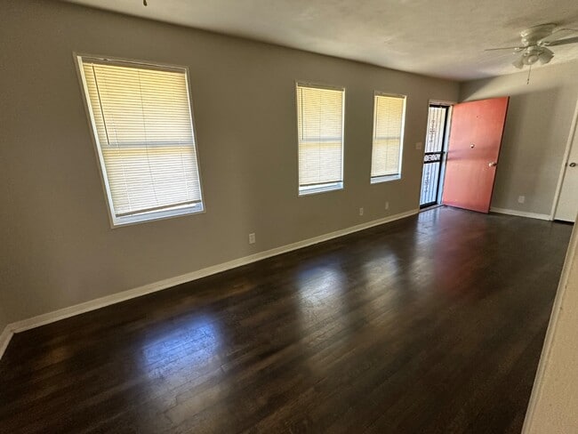 Primary Photo - 4931 Kimball Ave