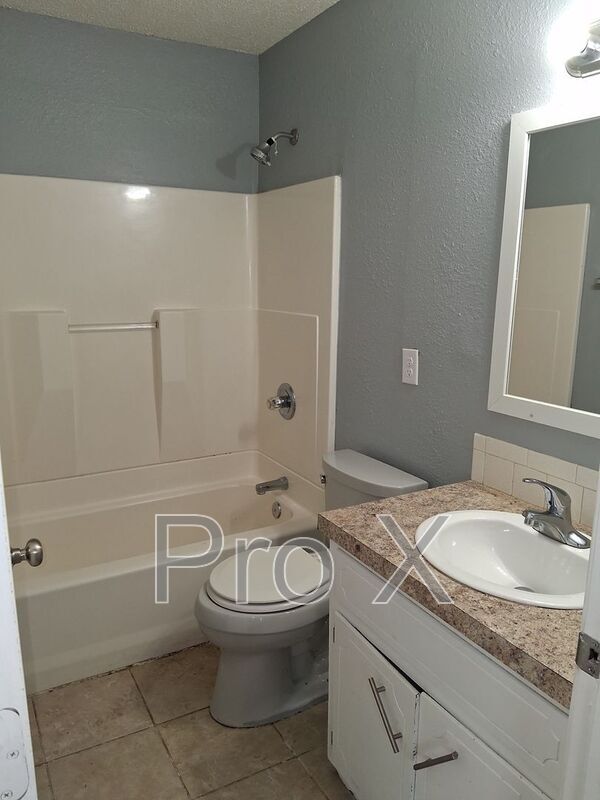 Building Photo - 407 Park St