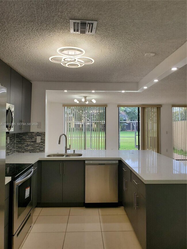 Building Photo - 10147 Costa Del Sol Blvd