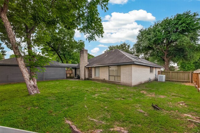 Building Photo - 12835 Woodlite Ln