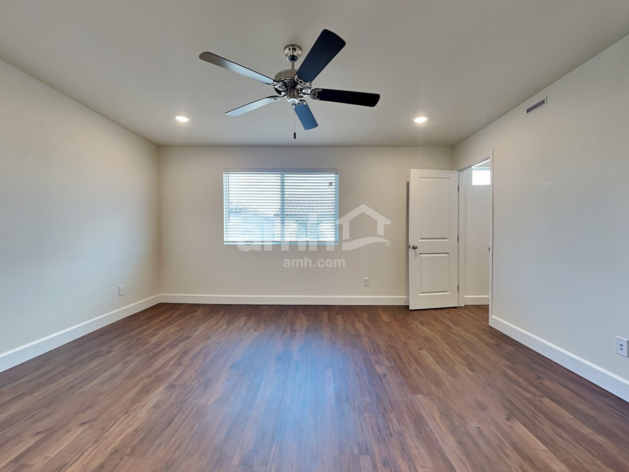 Building Photo - 8854 Tiger Tooth Ave