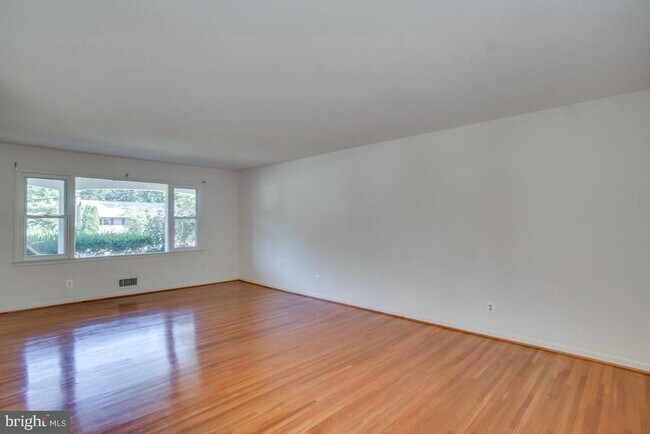 Building Photo - 3710 Woodburn Rd