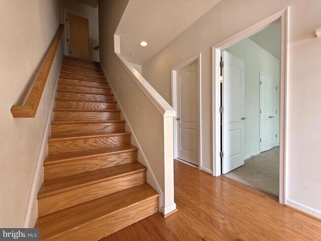 Building Photo - 12855 Clarksburg Square Rd