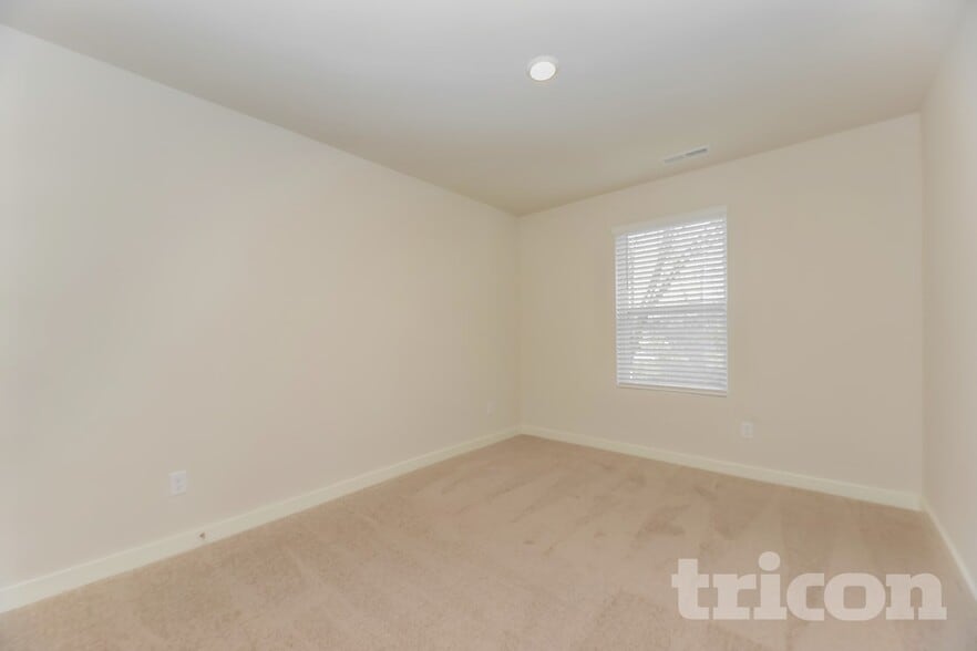 Building Photo - 368 Park Glen Dr