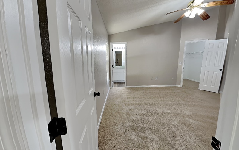 Building Photo - 165 Kings Pond Ave