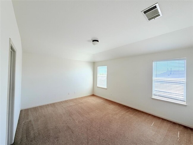 Building Photo - 1913 Short Summer Dr