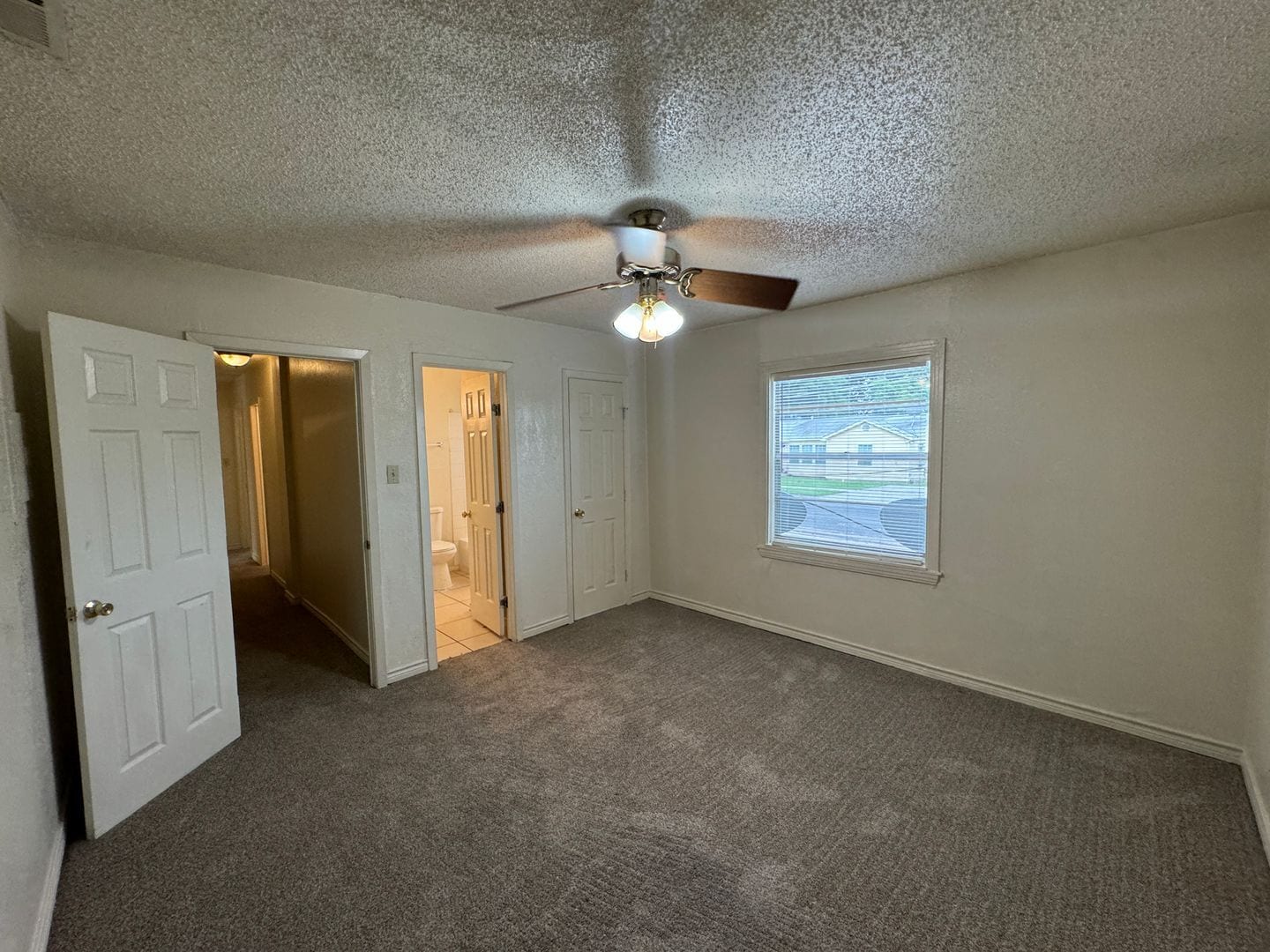 Building Photo - 1301 Franz Dr