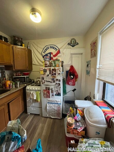 Building Photo - 349 Pleasant St