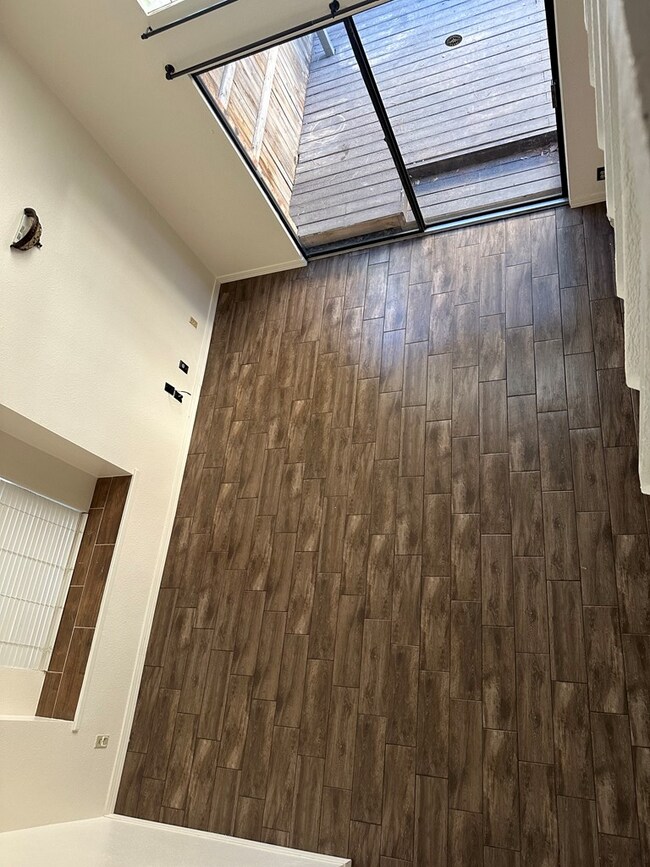 Building Photo - 1475 Brittany Ln