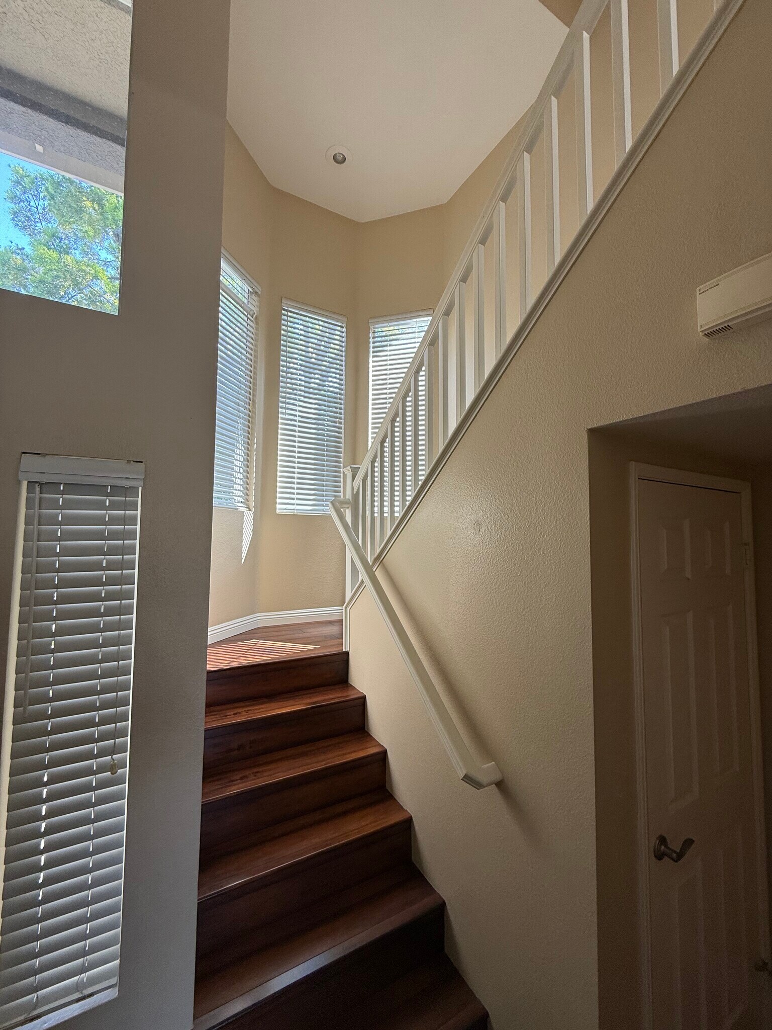 Building Photo - 748 North Siavohn Drive