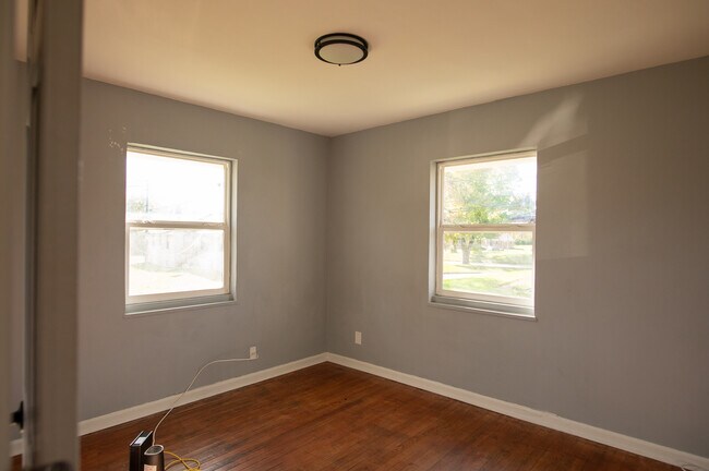 Building Photo - 3668-3674 Karwin Dr