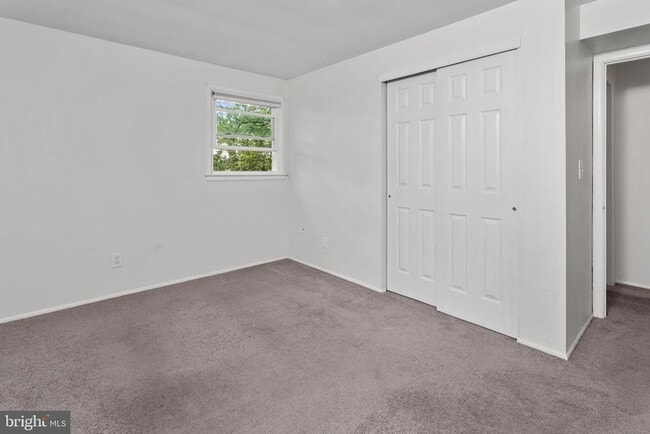 Building Photo - 295 Lander Dr