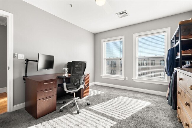 Building Photo - 24 S Bulfinch St