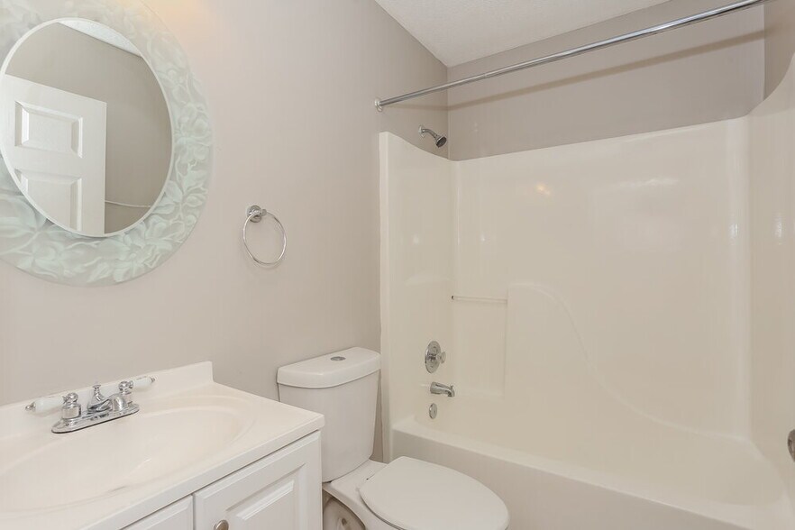 Building Photo - 8256 Teaticket Dr