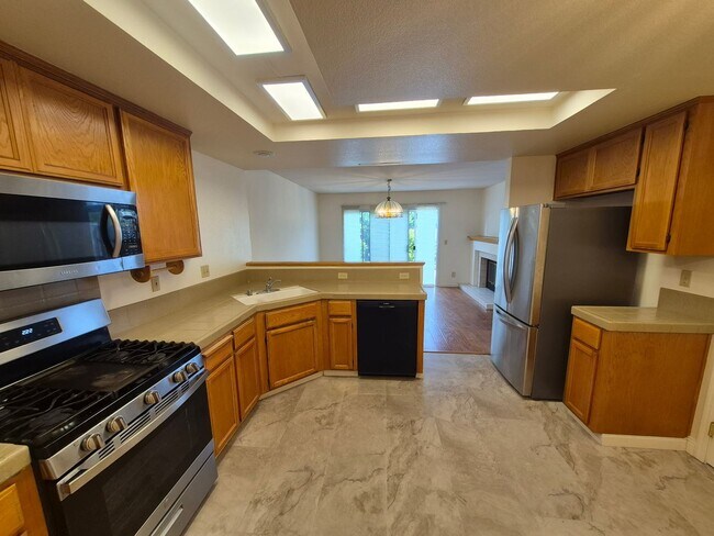 Building Photo - Charming Townhome in Prime San Ramon Location