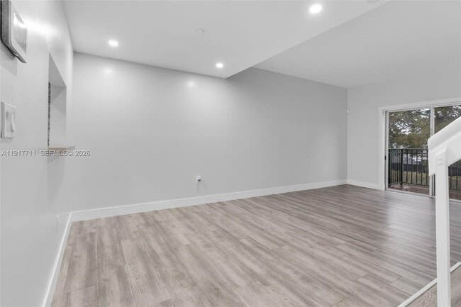 Building Photo - 10018 Hammocks Blvd