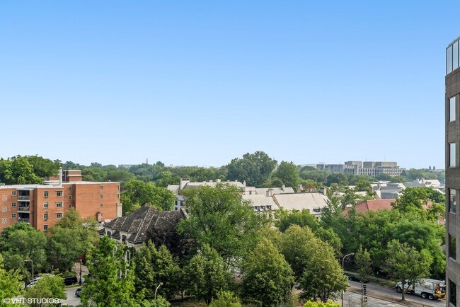 Building Photo - 800 Elgin Rd