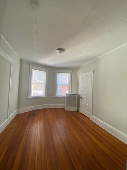 Building Photo - 40 Orkney Rd