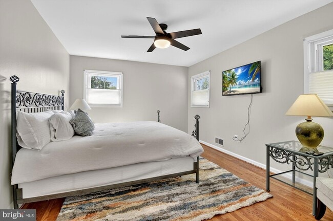 Building Photo - 6801 Trowbridge Pl