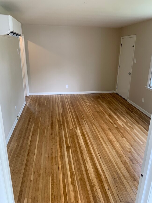 Building Photo - 577 Douglas Ave