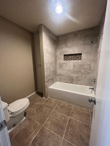 Building Photo - 8639 Knoxville Dr