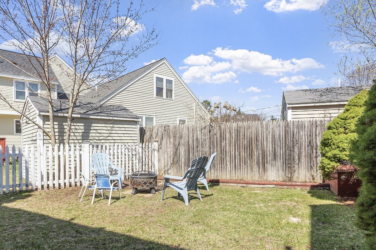 Building Photo - 4001 Pouliot Pl