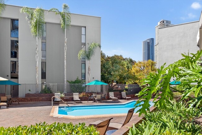 Building Photo - Spacious Marina District 1BR Condo with Modern Upgrades & Parking