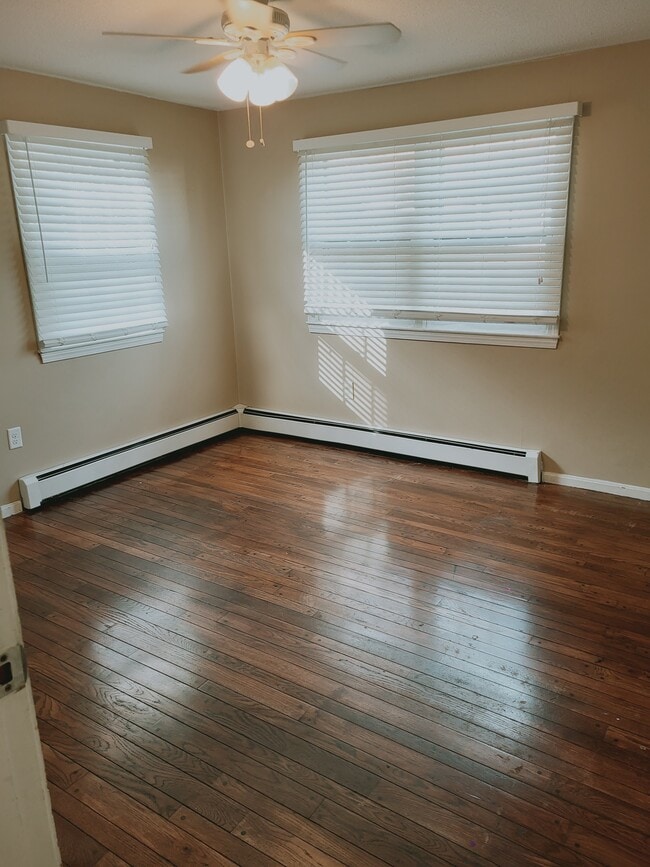 Building Photo - 141 Greenwood Ct