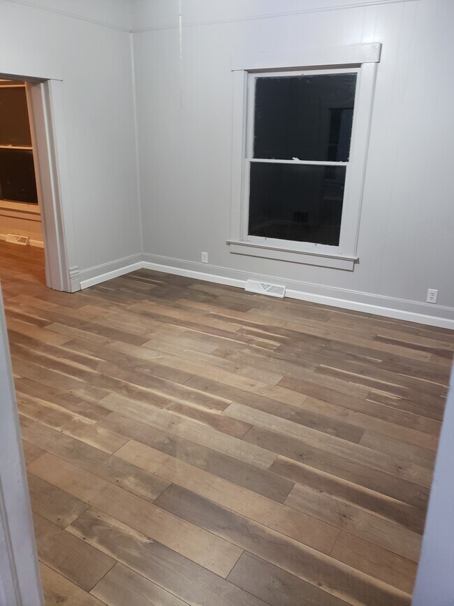 Building Photo - 1227 Pleasent Acres Dr.