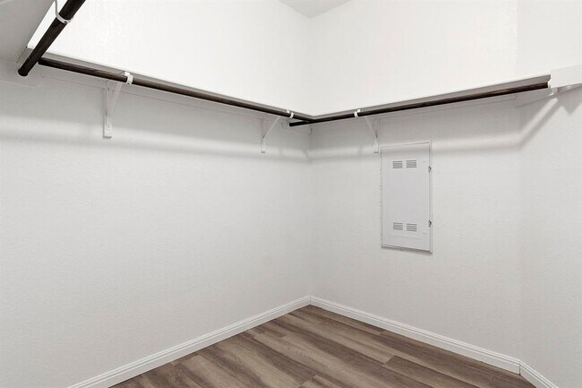 Building Photo - 4437 Lobo Landing Ln