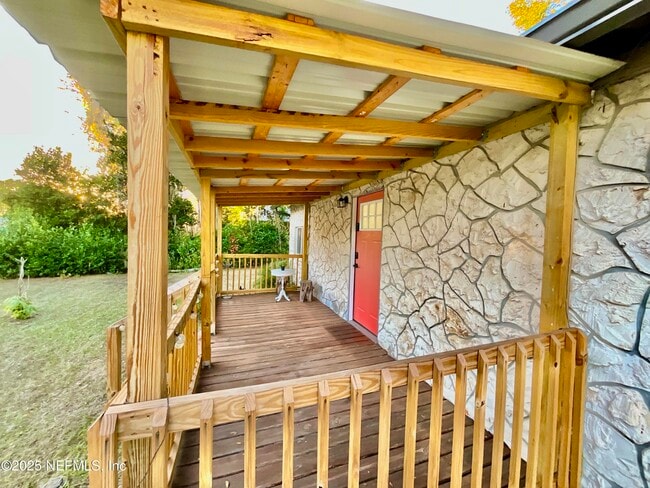 Building Photo - 18713 Charlotte Ave