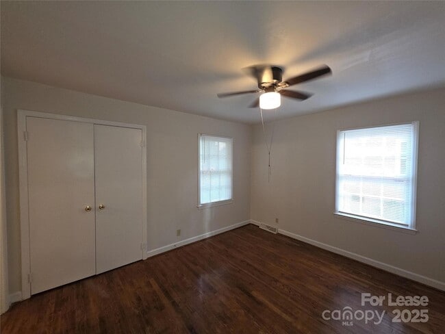 Building Photo - 3721 Driftwood Dr