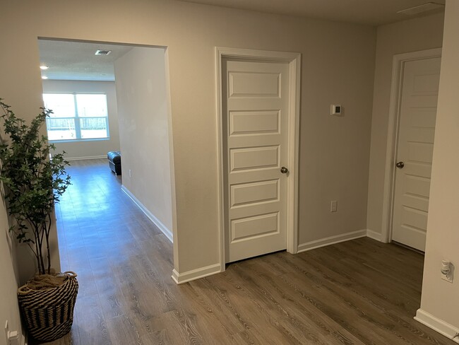 Building Photo - 5240 Peach Dr