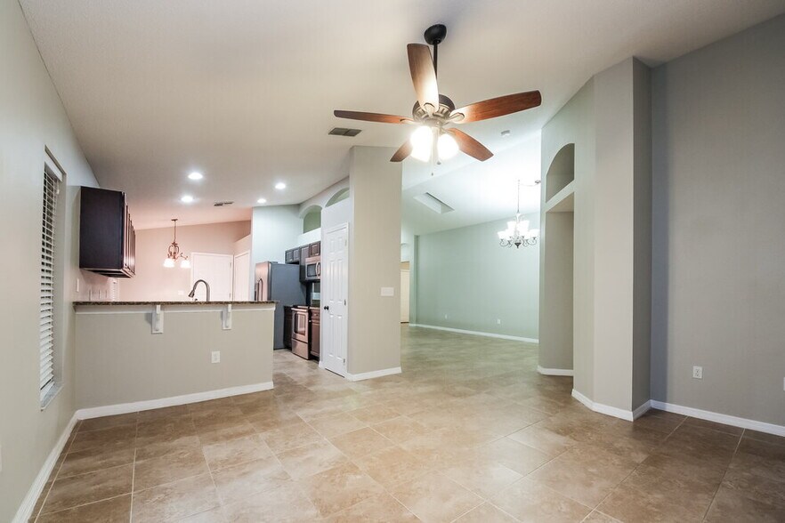 Building Photo - 4307 Bayside Dr