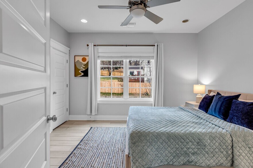 Building Photo - 1209 Davidson St