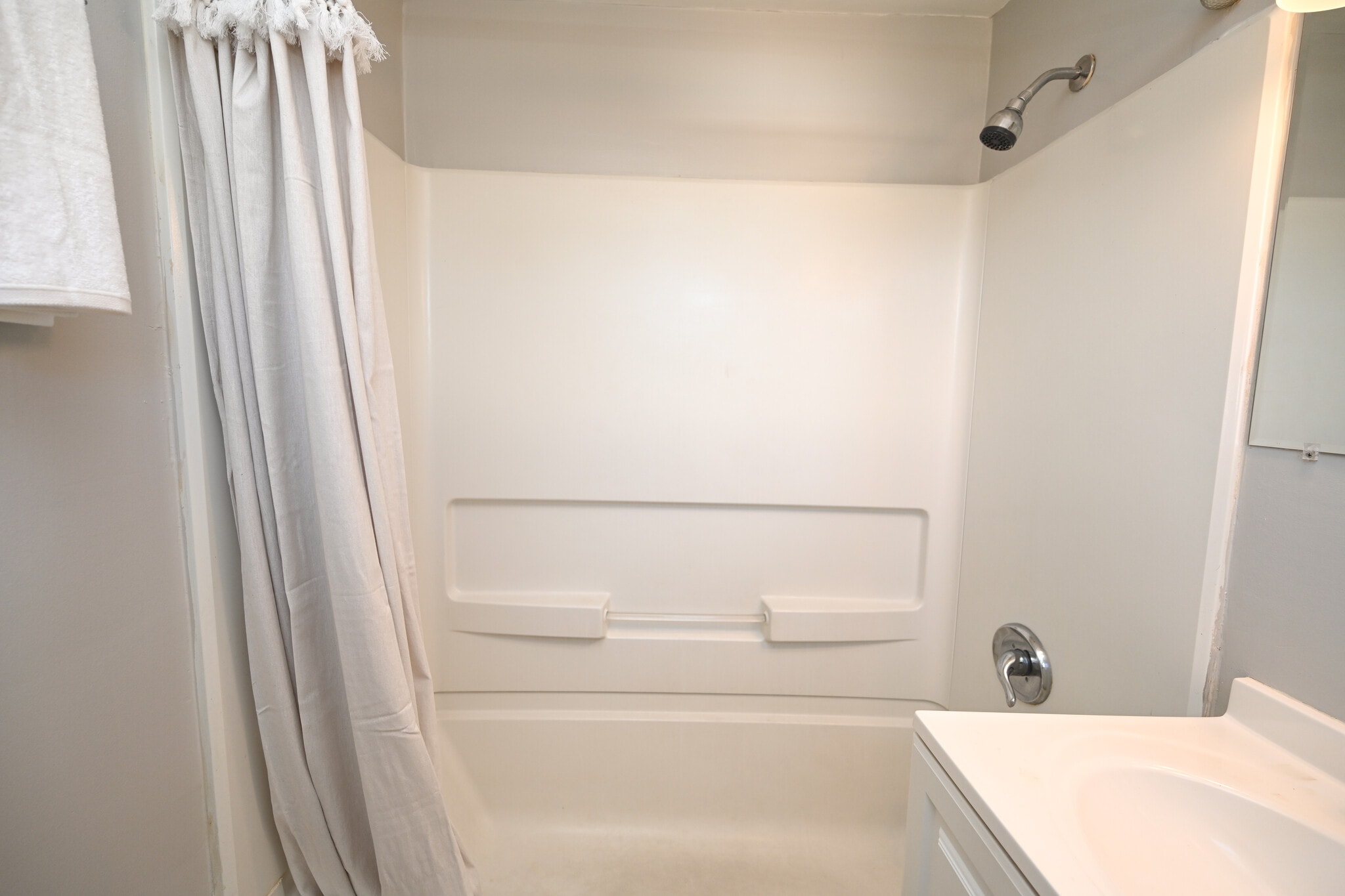 Building Photo - 7813 Elizabeth St