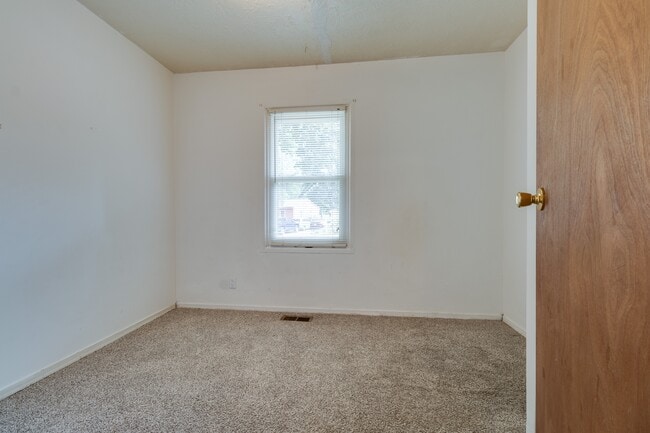 Building Photo - 2019 Miller Dr