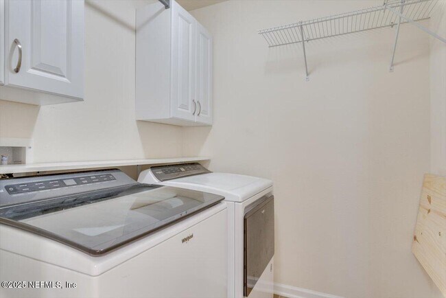 Building Photo - 88 N Hamilton Springs Rd