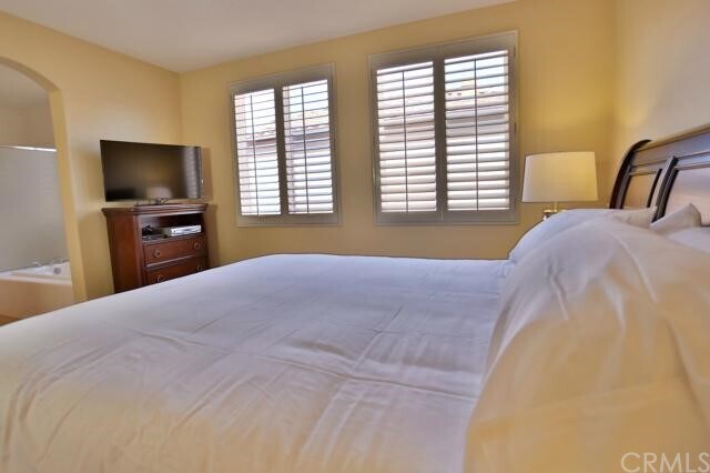 Building Photo - 322 5th St