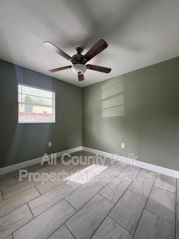 Building Photo - 413 S Cornelia Ave