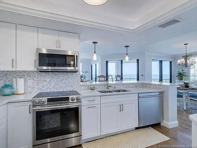 Building Photo - 2375 NE Ocean Blvd