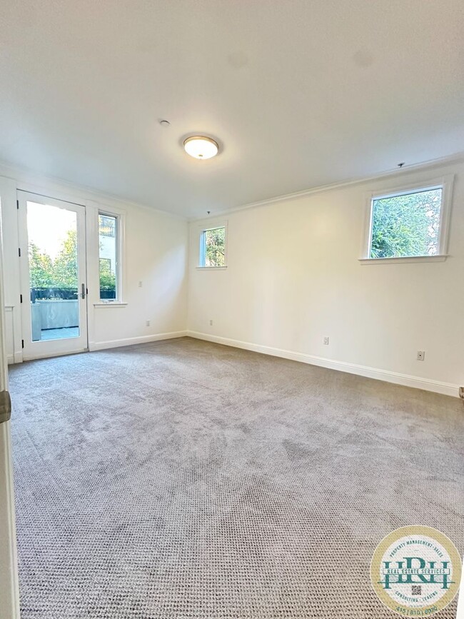 Building Photo - Charming 2 BR | 2.5 BA in Presidio Heights