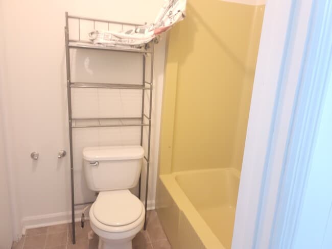 Building Photo - 404 Gwaltney Dr