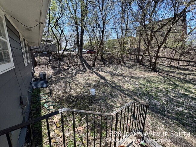 Building Photo - 1338 Idaho Ave S