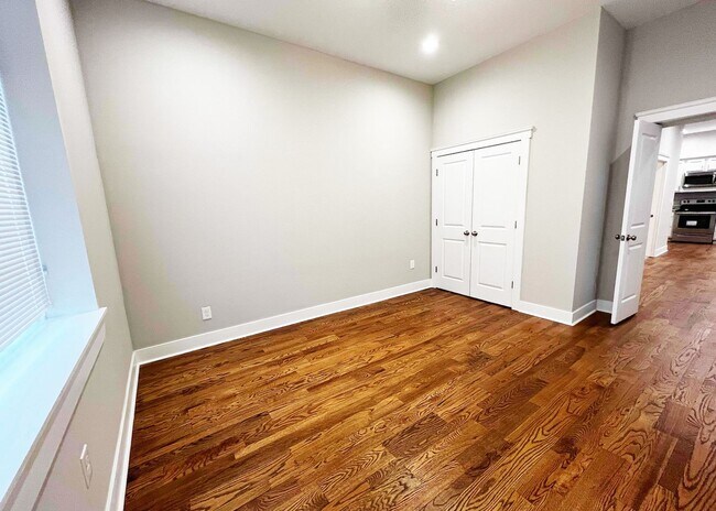 Building Photo - 3216 Bishop St