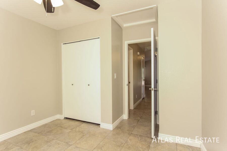 Building Photo - 1365 N Culpepper Ave